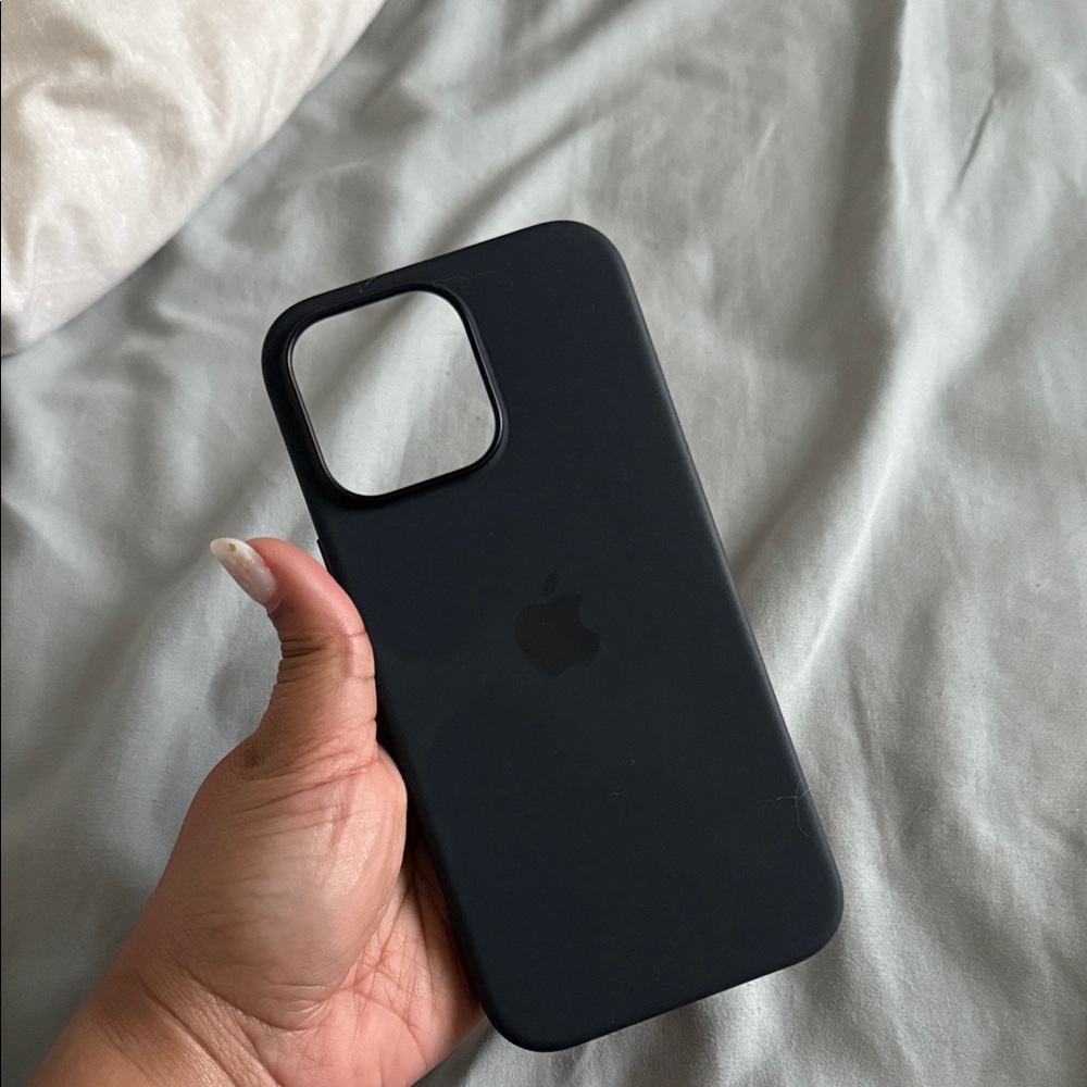 Apple Black Silicone iPhone 16 Pro Max Case